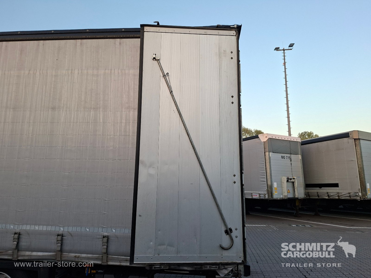 Schmitz Cargobull Curtainsider Mega 