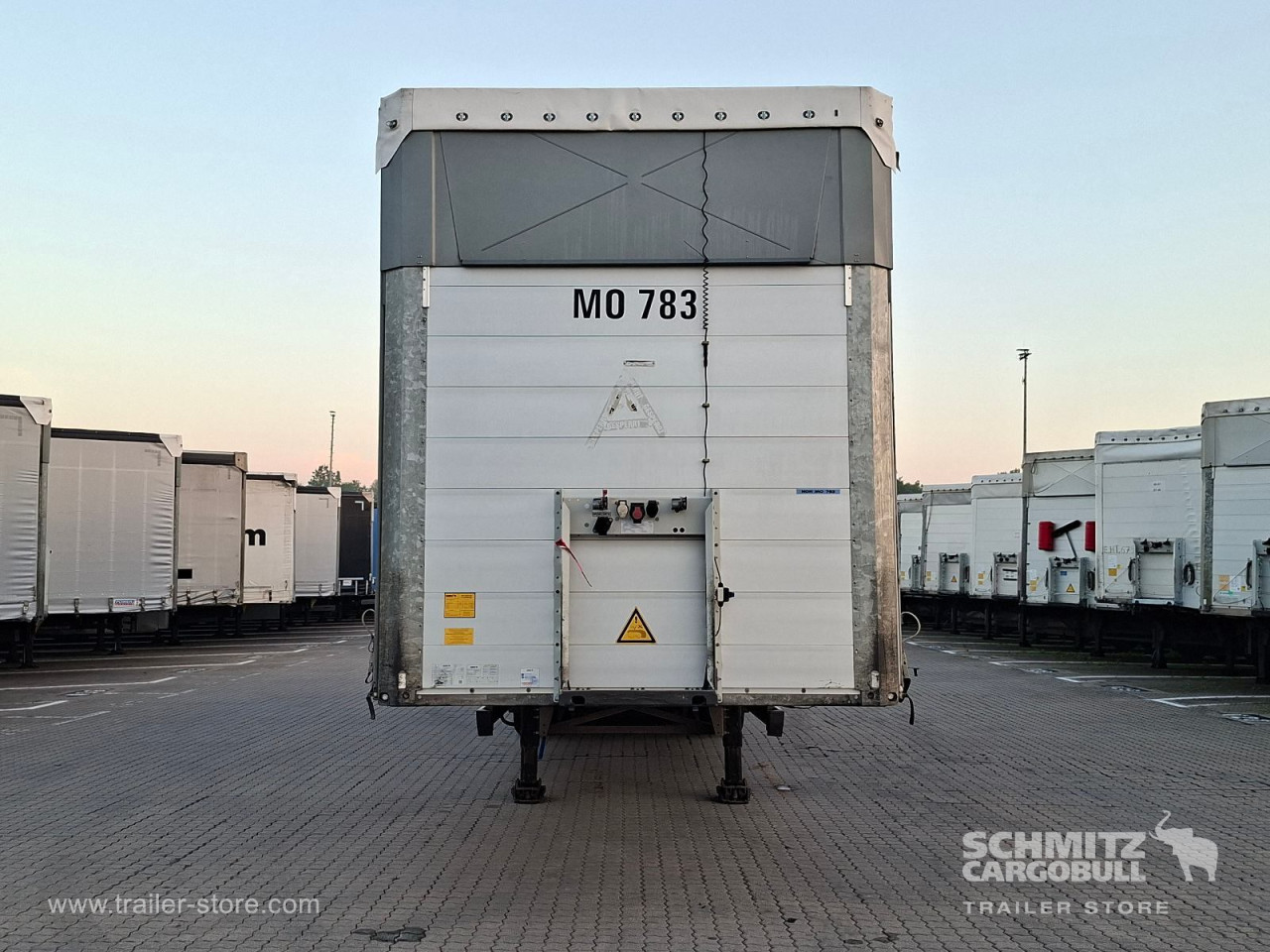 Schmitz Cargobull Curtainsider Mega 