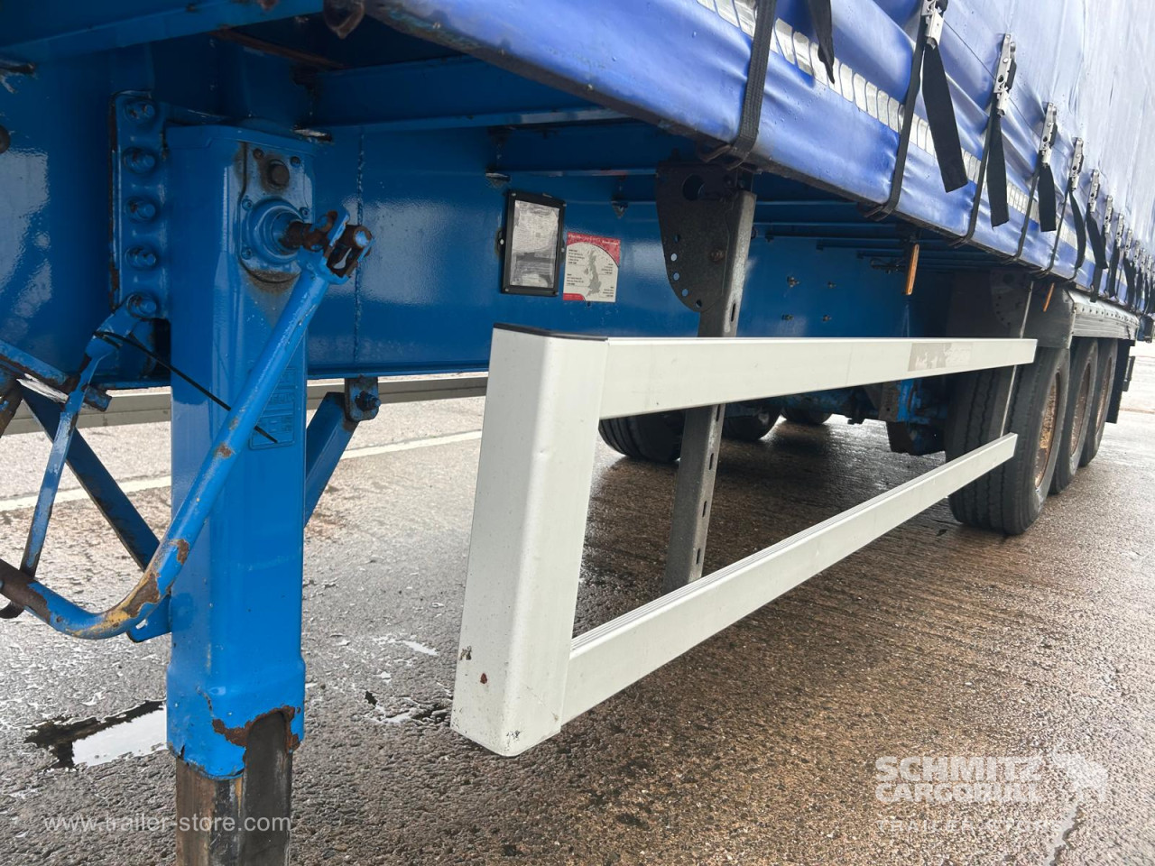 MONTRACON Curtainsider Standard UK 