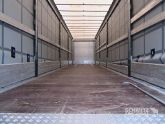 Schmitz Cargobull Curtainsider Standard Getränke 