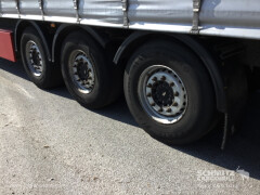 Schmitz Cargobull Curtainsider Standard , Folding wall right 