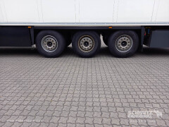 Schmitz Cargobull Tiefkühler Multitemp Doppelstock Trennwand 