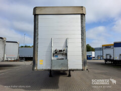 Schmitz Cargobull Curtainsider Mega Getränke 