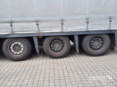Schmitz Cargobull Curtainsider Mega Getränke 