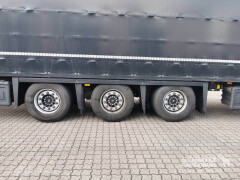 Schmitz Cargobull Curtainsider Mega Getränke 